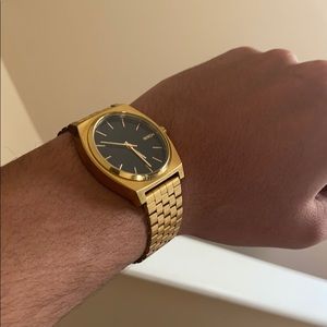 Nixon The Time Teller Watch